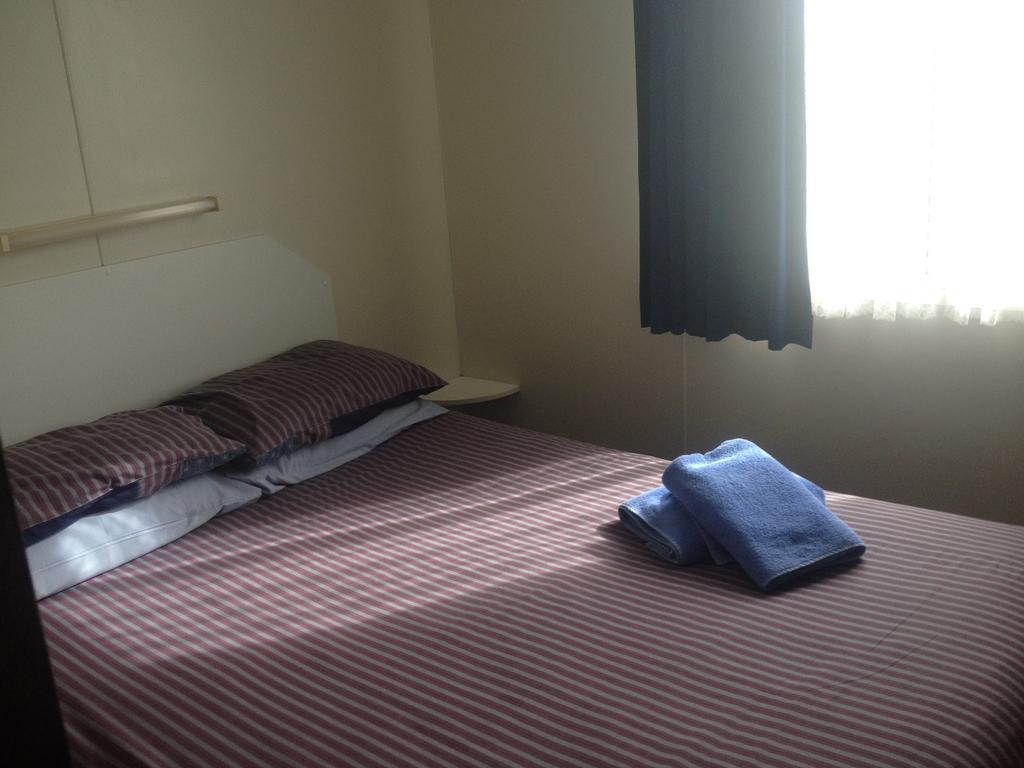 Hotel Hillcrest Tourist Park St Helens Zimmer foto